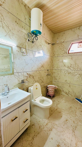 Bathroom 2, The Patni Home Stay, Nainital