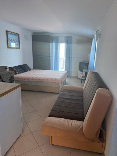 Others 5, Villa Palma