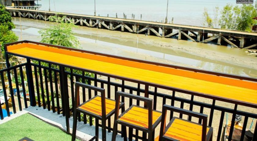 Others 5, Limlay House, Khlong Yai