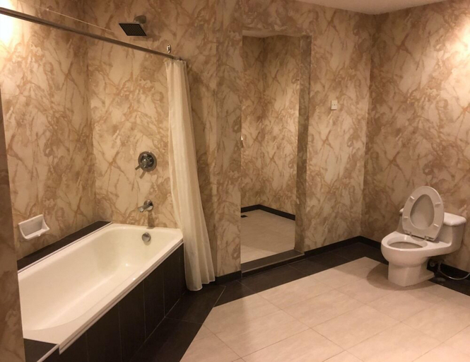 Bathroom 5, Legend Inn Taiping, Larut and Matang