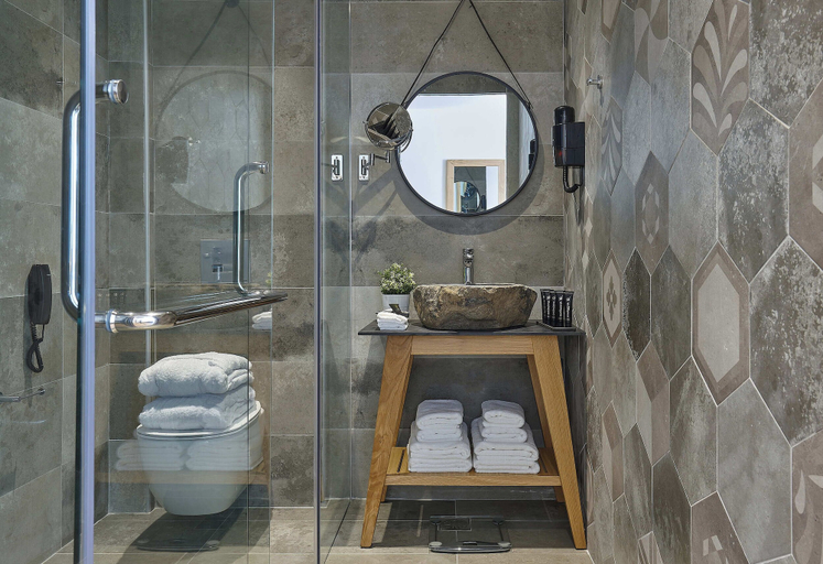 Bathroom 5, Enorme Santanna Beach, Crete