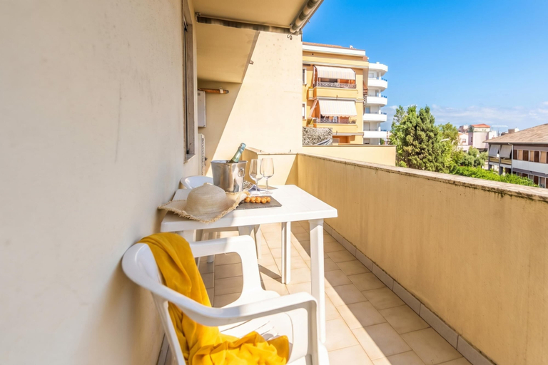 Outdoor dining 4, Casa Gialla, Sassari