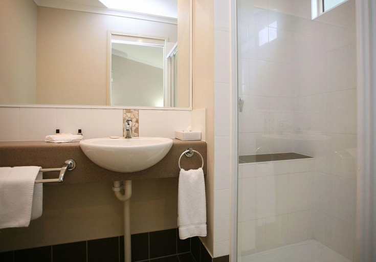Bathroom, NRMA Cairns Holiday Park, Cairns
