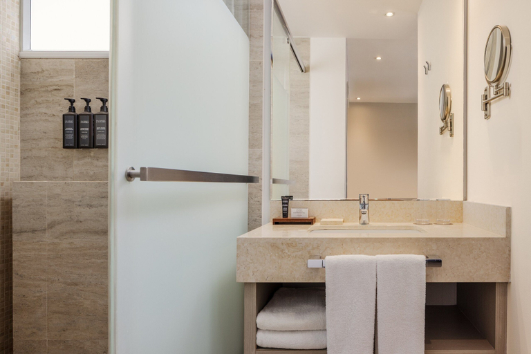 Bathroom 4, Courtyard By Marriott Santa Marta Resort, Santa Marta (Dist. Esp.)