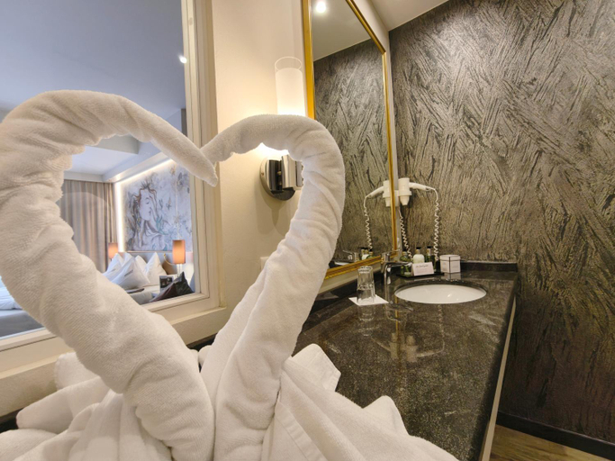 Bathroom 5, Alpen-Herz Romantik & Spa - Adults Only, Landeck
