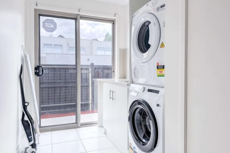 Laundry room, Spacious 4B House in PointCook, Melbourne