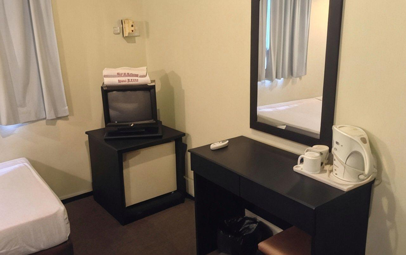 Bedroom 2, Hotel Holiday Kota Kinabalu, Kota Kinabalu