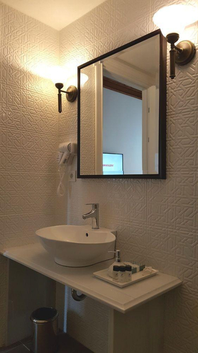 Bathroom 4, Istanbul Life Hotel, Kadıköy