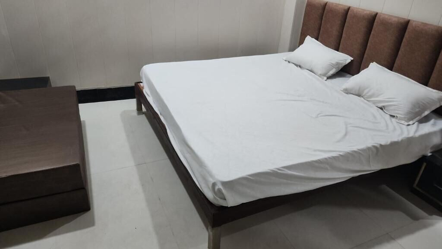 Room 5, JSR Inn, Mathura