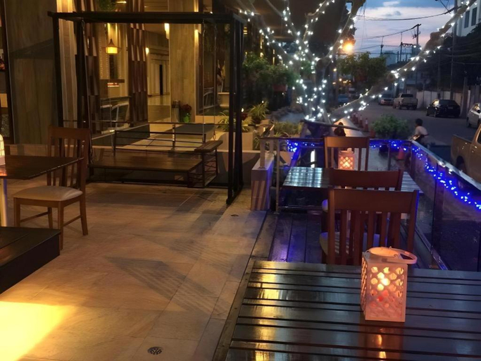 Food & Drinks 5, The Win Hotel, Pattaya