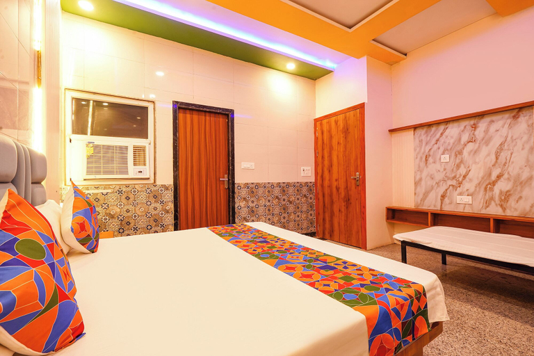 Room 5, FabHotel Shri Bhagat Ji Sewa Dham - 250m from prem mandir, Mathura