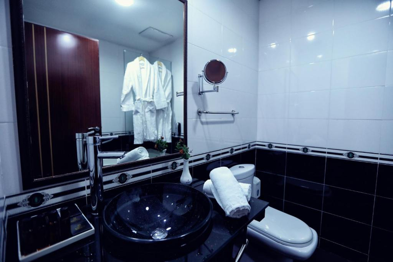 Bathroom 5, Grand Europa, Shkodrës