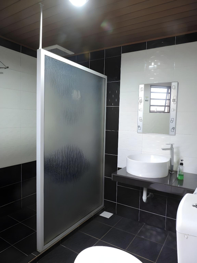 Bathroom 5, Cameronian Inn, Cameron Highlands