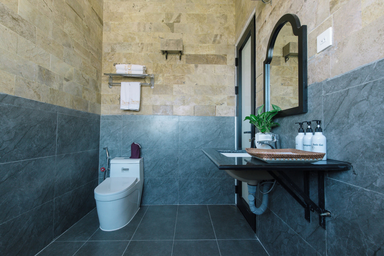 Bathroom 5, Orchid Hotel, Huế