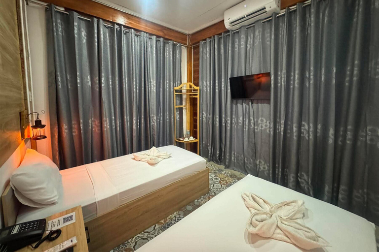 Bedroom 2, Rue DeuxVilles Villa, Loon