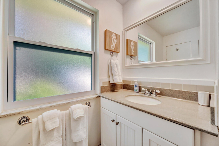 Bathroom 2, Palm Haven at Cape Leyte, Sarasota