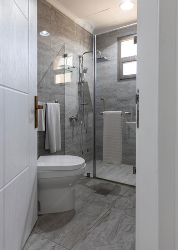 Bathroom 4, Plaza Athenee Hotel Kuwait