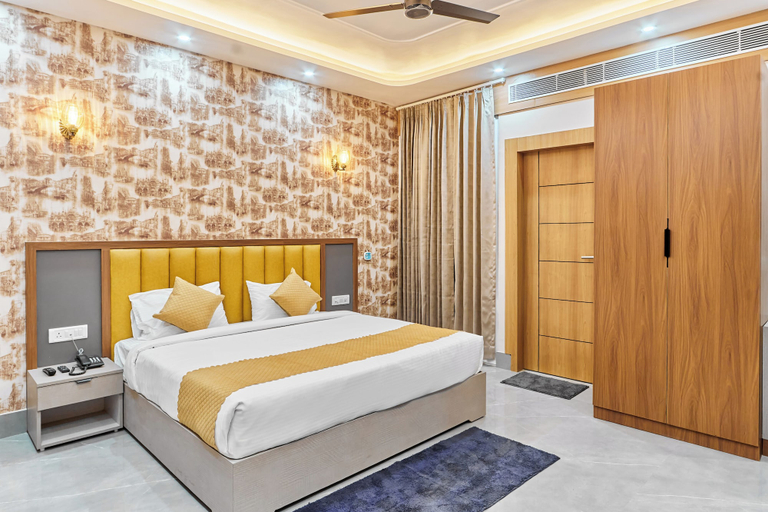 Room 3, Hotel Saathviik99, Tehri Garhwal