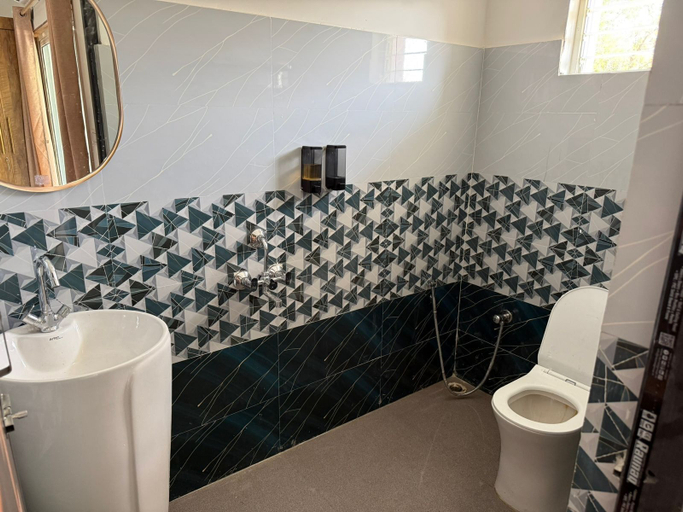 Bathroom 2, Jonaki Shantiniketan, Birbhum