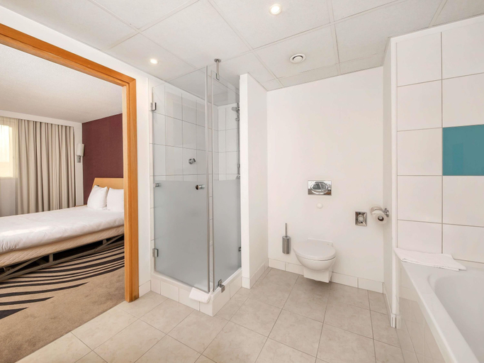 Bathroom 5, Novotel Krakow City West, Kraków City