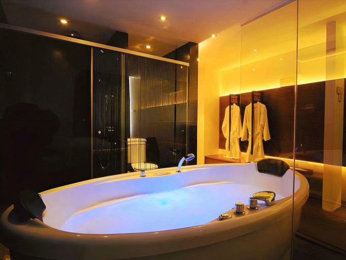 Bathroom 4, The Leverage Business Hotel Mergong, Kota Setar