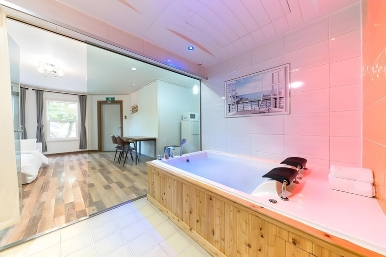 Bathroom 3, Gapyeong Oneulharu Aegyeondongban Spapension, Gapyeong