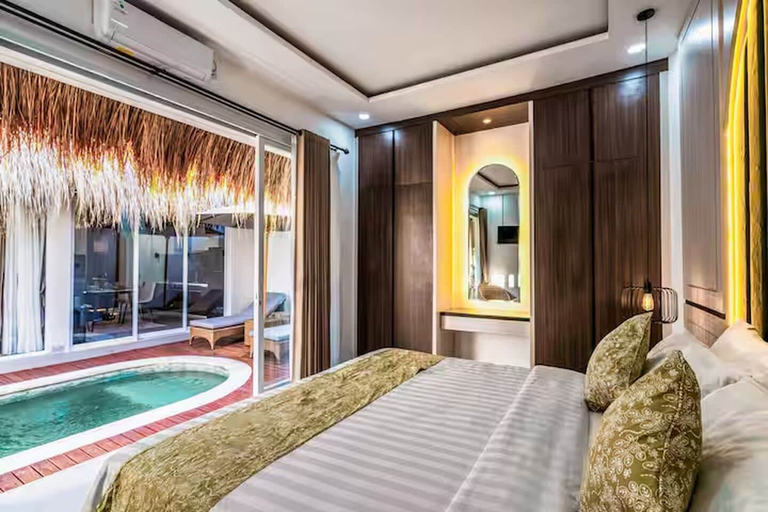Room 4, 2BR Villa w private Pool - Queen, Badung