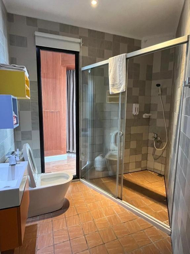 Bathroom, Read River, Tainan