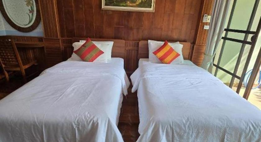 Bedroom 2, Baansuanrudee Resort, Khlung