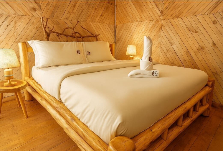 Room 5, Bunyonyi Luxury Resort, Ndorwa