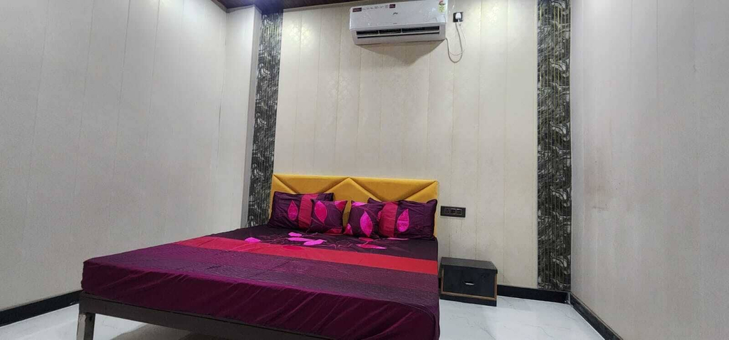 Room 2, JSR Inn, Mathura