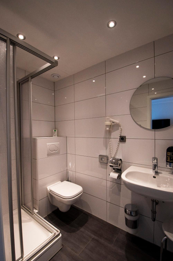 Bathroom, Hotel-Restaurant Frohlich, Kaiserslautern