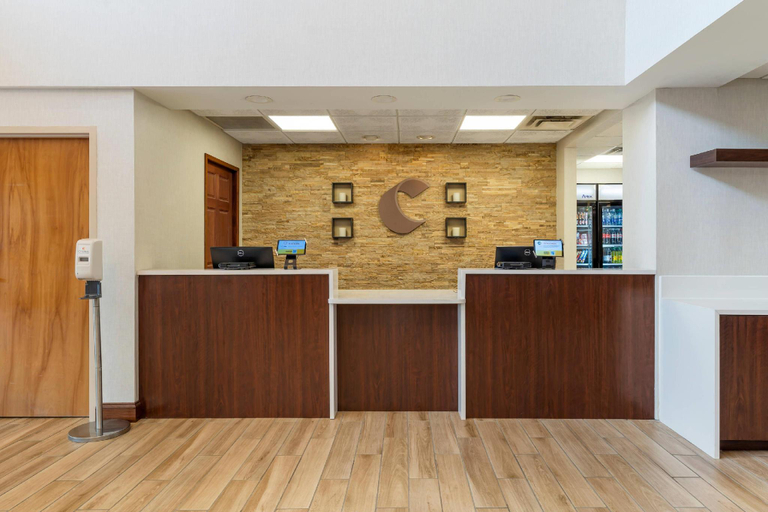 Public Area, Comfort Inn & Suites LaVale - Cumberland, Allegany