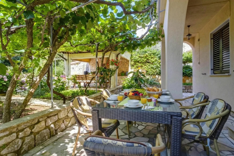 Exterior detail 4, Secret Garden Apartment Mali Losinj, Mali Lošinj