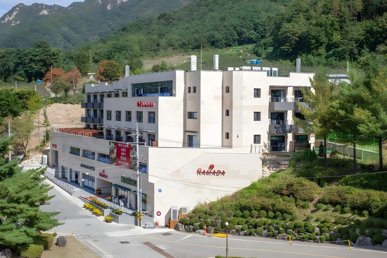 Exterior & Views 1, Petro Hotel, Mungyeong