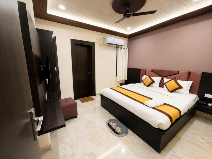 Bedroom 2, Goroomgo Hotel Imperial Varanasi - 3km from Gadowalia Kashi Vishwanath, Varanasi