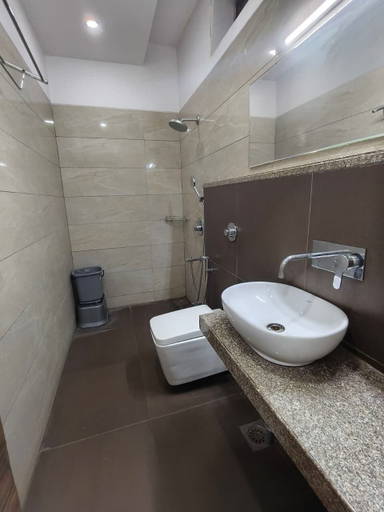 Bathroom 5, Hotel Surya Palace, Durg