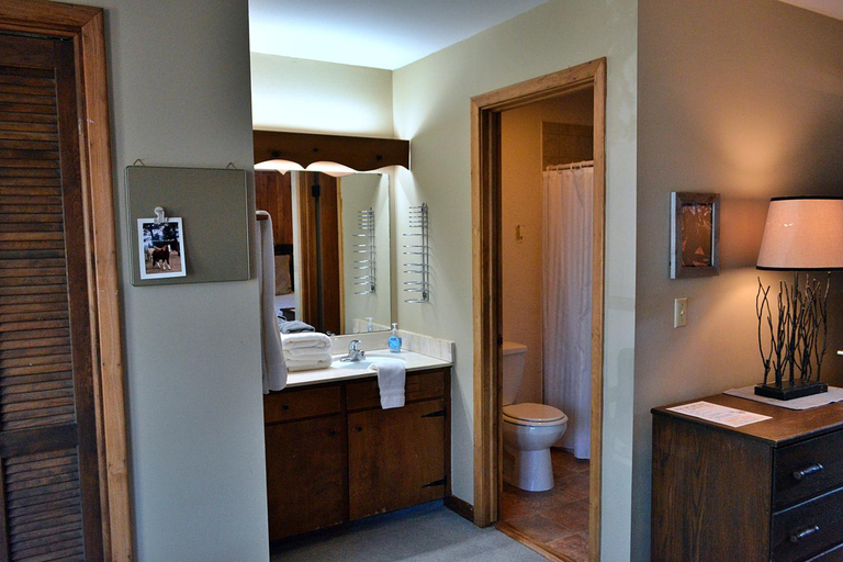 Bathroom 5, Dawn of Hope Ranch, Teller