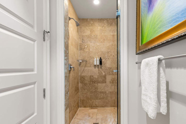 3, Resort View 1BR Suite, Monroe