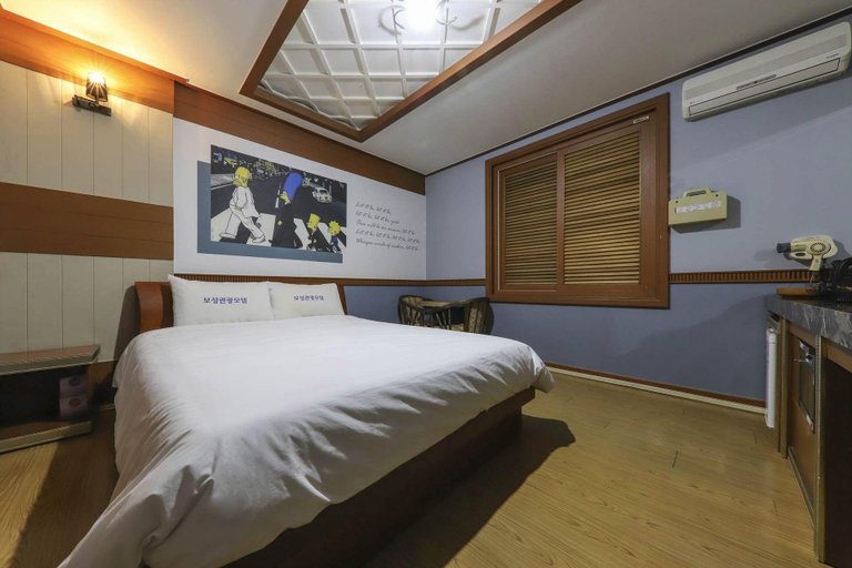 Bedroom 4, Boseong Tourist Hotel, Boseong