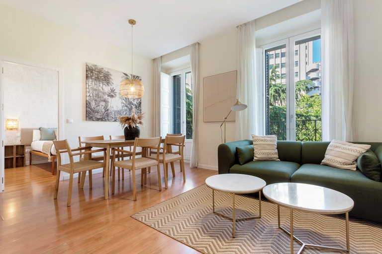 Front of property, Central 2BD Apt Facing Torre Madrid Duque de Osuna, Madrid