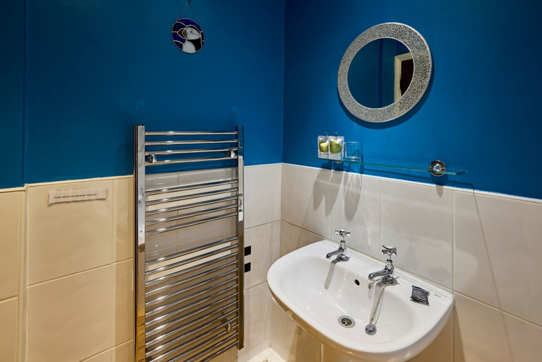 Room 4, Host Stay Puffin Cottage, Northumberland