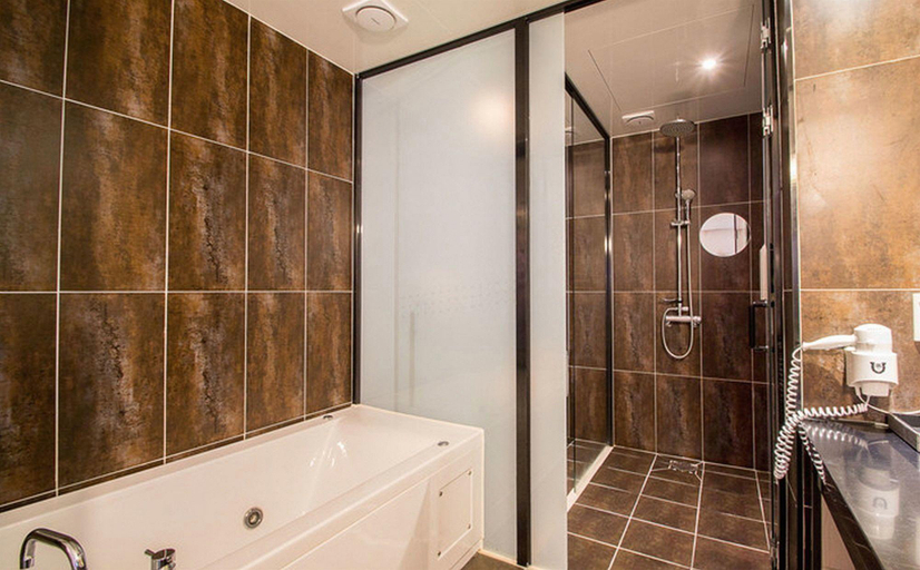 Bathroom 3, Gary Cooper Hotel, Haeundae