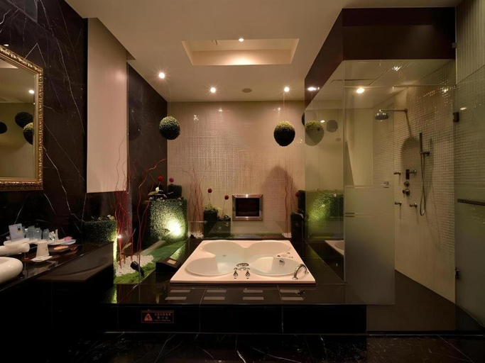 Bathroom 3, AT Motel, New Taipei City