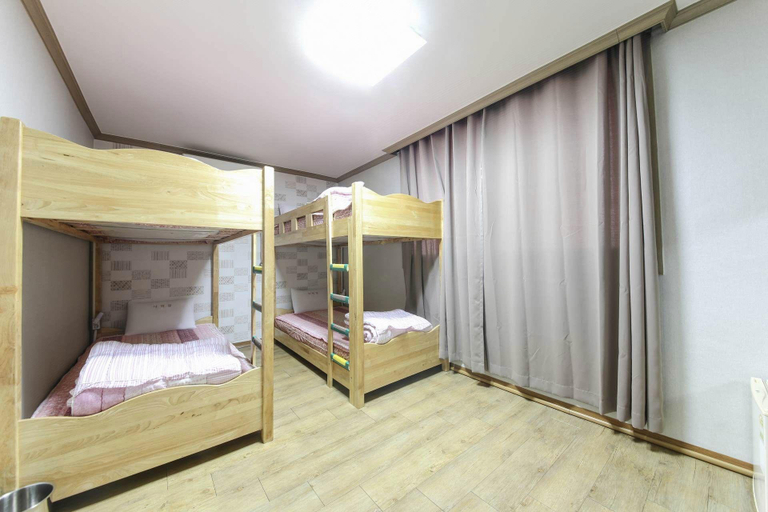 Bedroom 4, Nabizam Motel, Yeosu