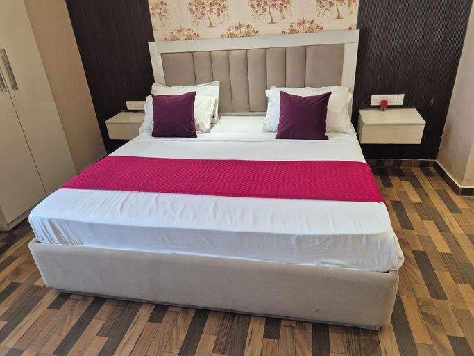 Room 3, OnlyStay Ginger Palace Sector 19 Noida, Gautam Buddha Nagar