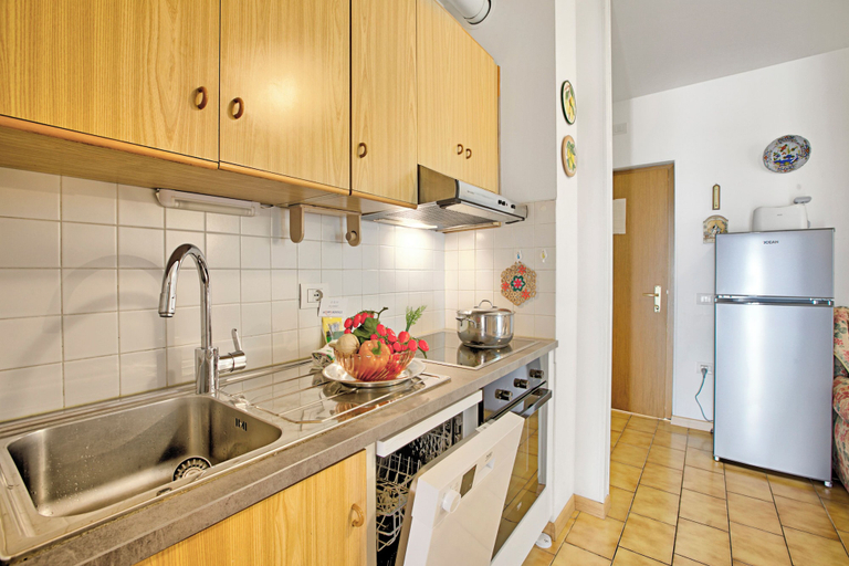 Private kitchen 4, Garden & Surf By Rossana - Pool and Garden Apartment, Trento