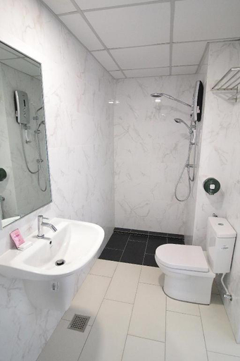 Bathroom 4, Anson Hotel, Hilir Perak