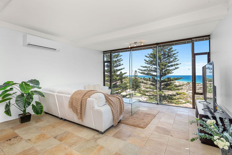 Room 5, Ocean Pearl Skyviews - A Sepal Stay, Stirling