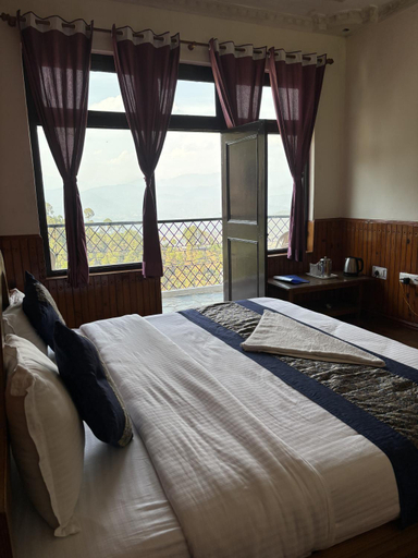 Bedroom 2, Hotel sumit , Almora
